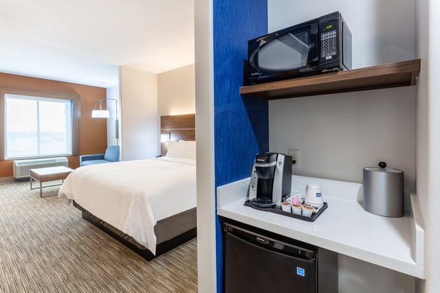 Images Holiday Inn Express & Suites Kearney by IHG