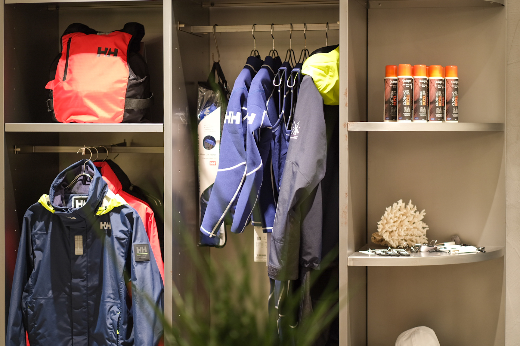 Images HELLY HANSEN (ヘリーハンセン) 原宿