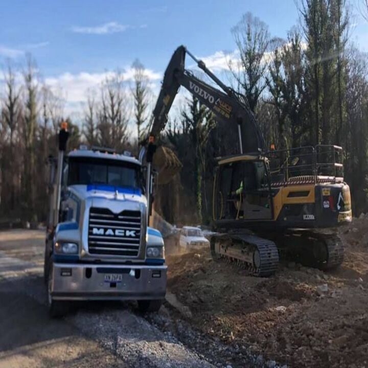 Images Wayne Coppin Earthmoving