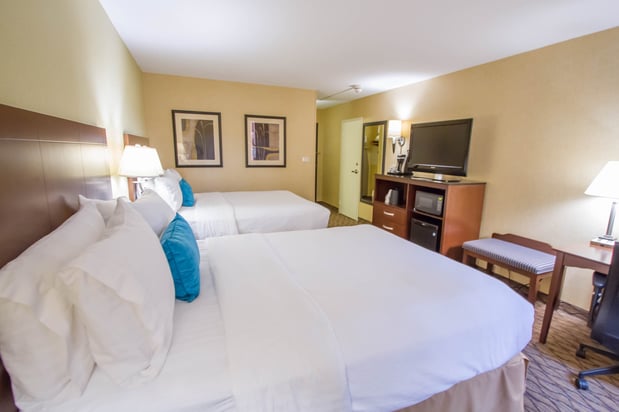 Images Holiday Inn Blmgtn Arpt South - Mall Area by IHG