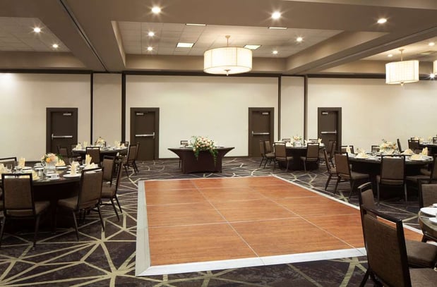 Images Embassy Suites by Hilton Philadelphia Airport
