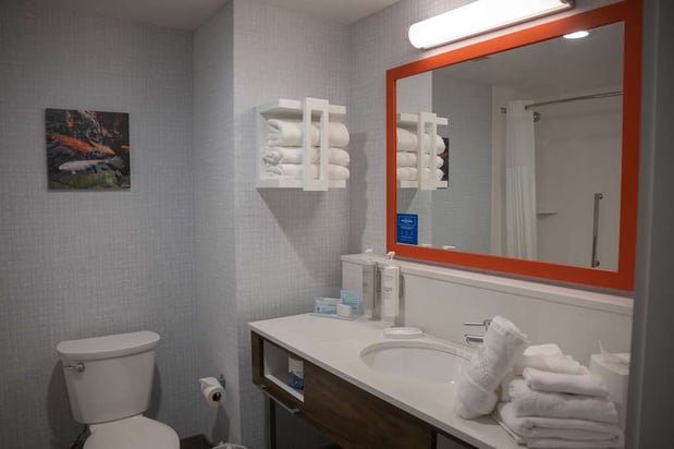 Images Hampton Inn & Suites Erie Bayfront