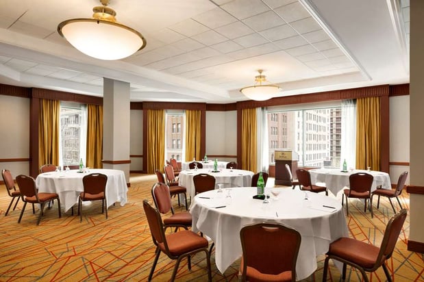 Images Hilton Chicago/Magnificent Mile Suites