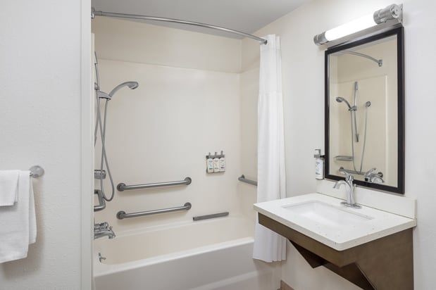 Images Candlewood Suites Omaha Airport by IHG