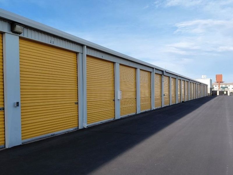 Images Extra Space Storage