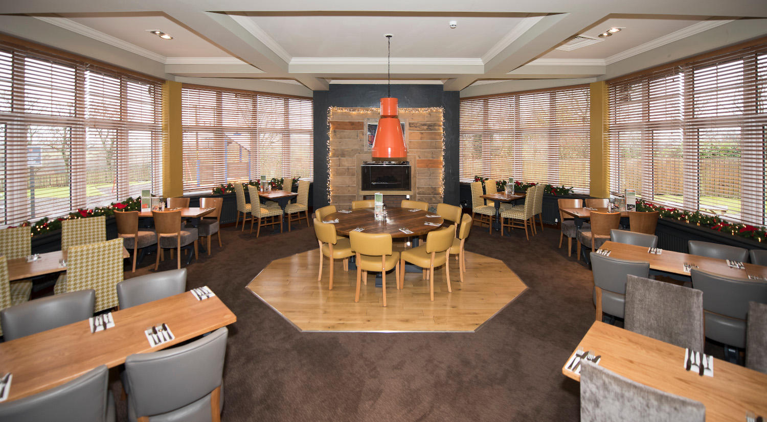 Beefeater restaurant interior Premier Inn Glasgow (Motherwell) hotel Motherwell 03337 777287