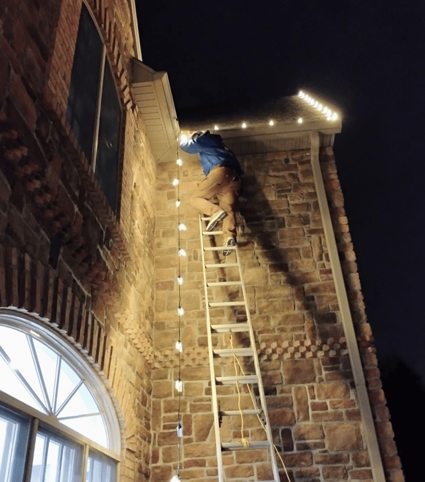 Images Rudy & Co. Holiday Lighting