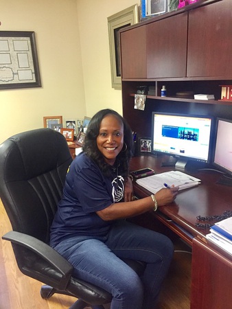 Images Peaches Hattney: Allstate Insurance