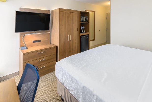 Images Holiday Inn Express Southington by IHG