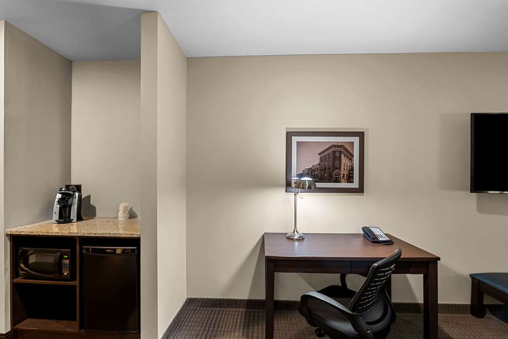 Images Best Western Plus Lacombe Inn & Suites