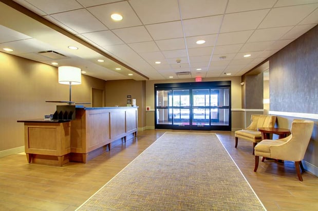 Images Hampton Inn & Suites Milwaukee West