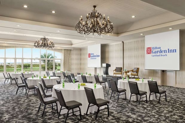 Images Hilton Garden Inn Carlsbad Beach