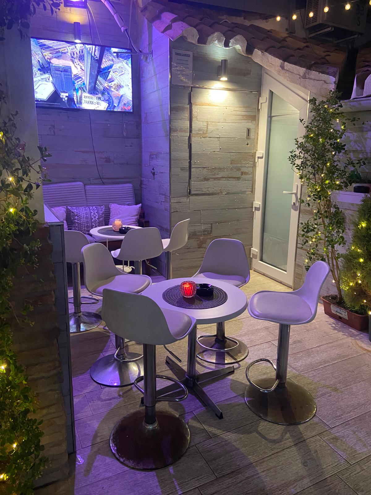 Images Terraza la Merced Karaoke Bar