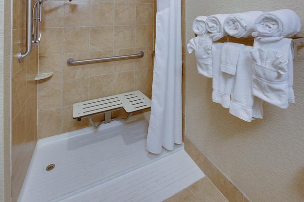 Images Holiday Inn Express & Suites Laurel by IHG