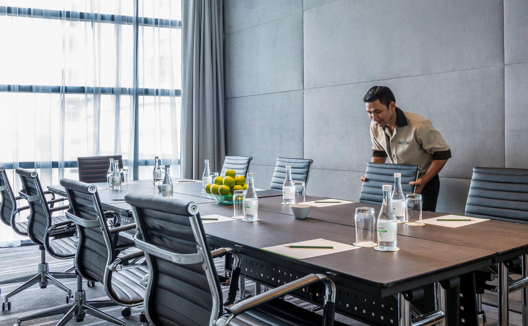 Holiday Inn Bangkok Sukhumvit by IHG