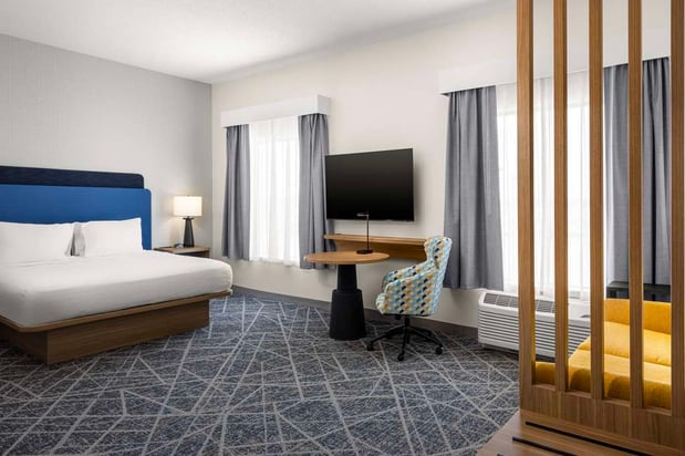 Images Hampton Inn & Suites Moline-Quad City Int'l Aprt
