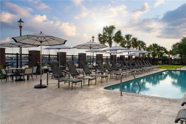 Images Hilton Garden Inn Charleston Waterfront/Downtown