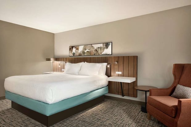 Images Hilton Garden Inn Dubuque Downtown