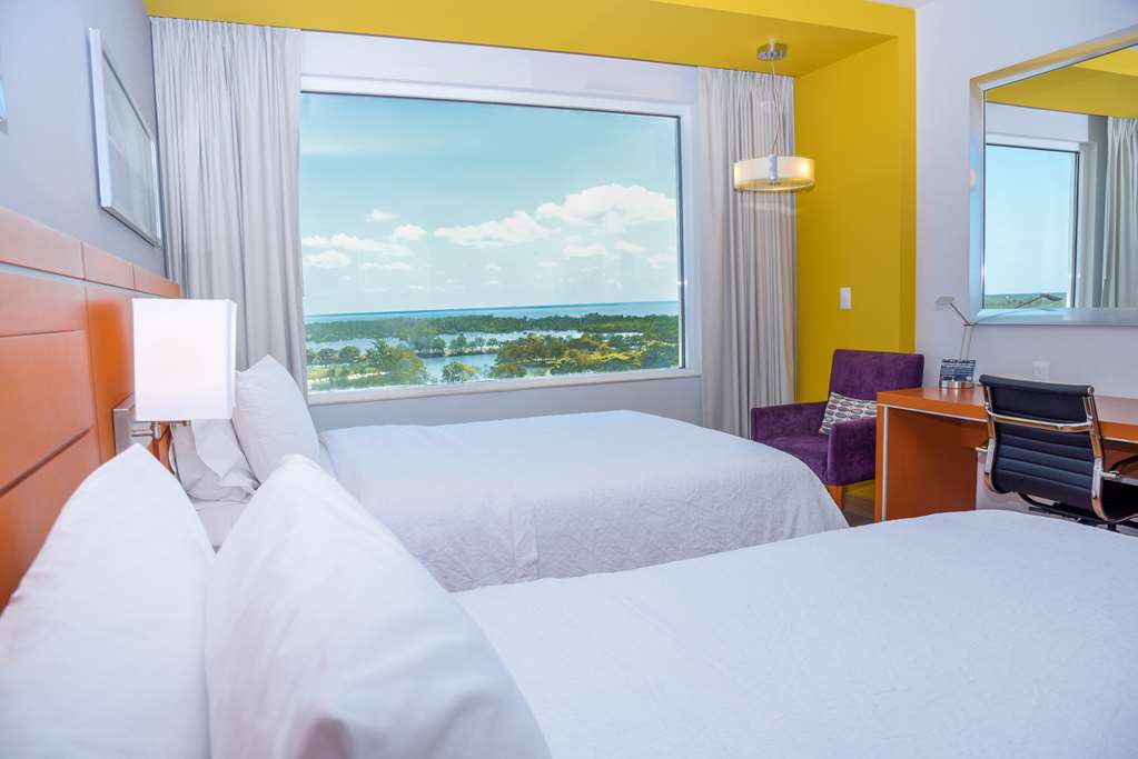 Images Hampton Inn & Suites by Hilton Paraiso