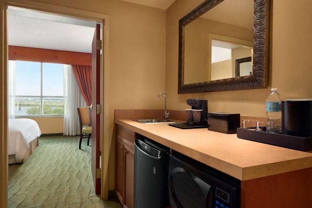 Images Embassy Suites by Hilton East Peoria Riverfront Hotel & Conference Center