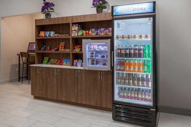 Images Holiday Inn Express LaGuardia Arpt by IHG
