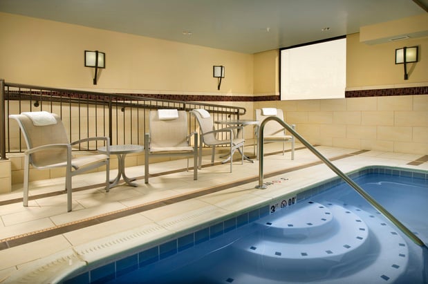 Images Holiday Inn Express Waldorf by IHG