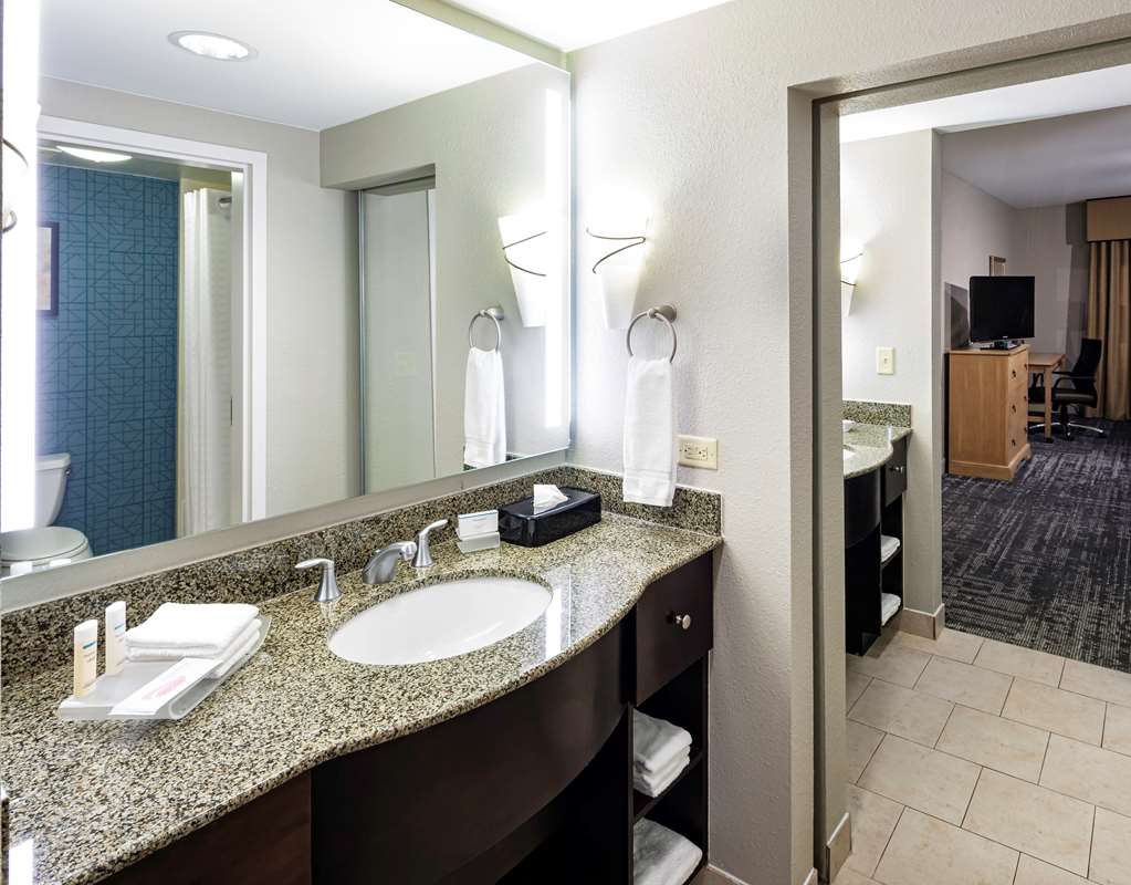 Guest room bath Homewood Suites by Hilton Austin/Round Rock, TX Round Rock (512)341-9200