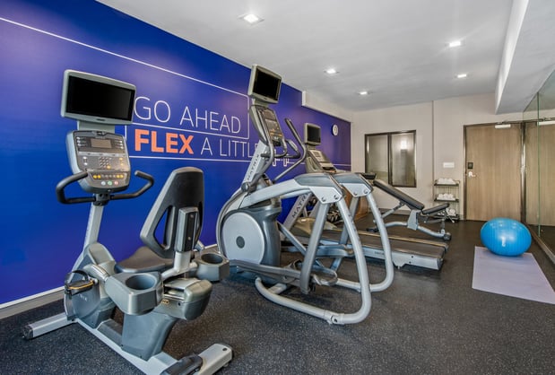 Images Holiday Inn Express & Suites San Diego-Sorrento Valley by IHG
