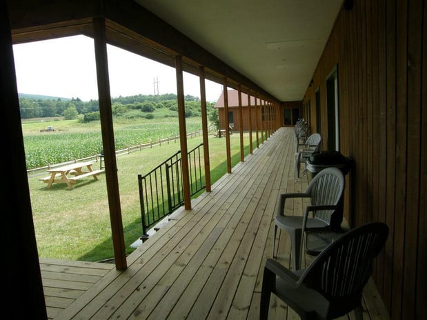 Images Redwood Inn & Suites