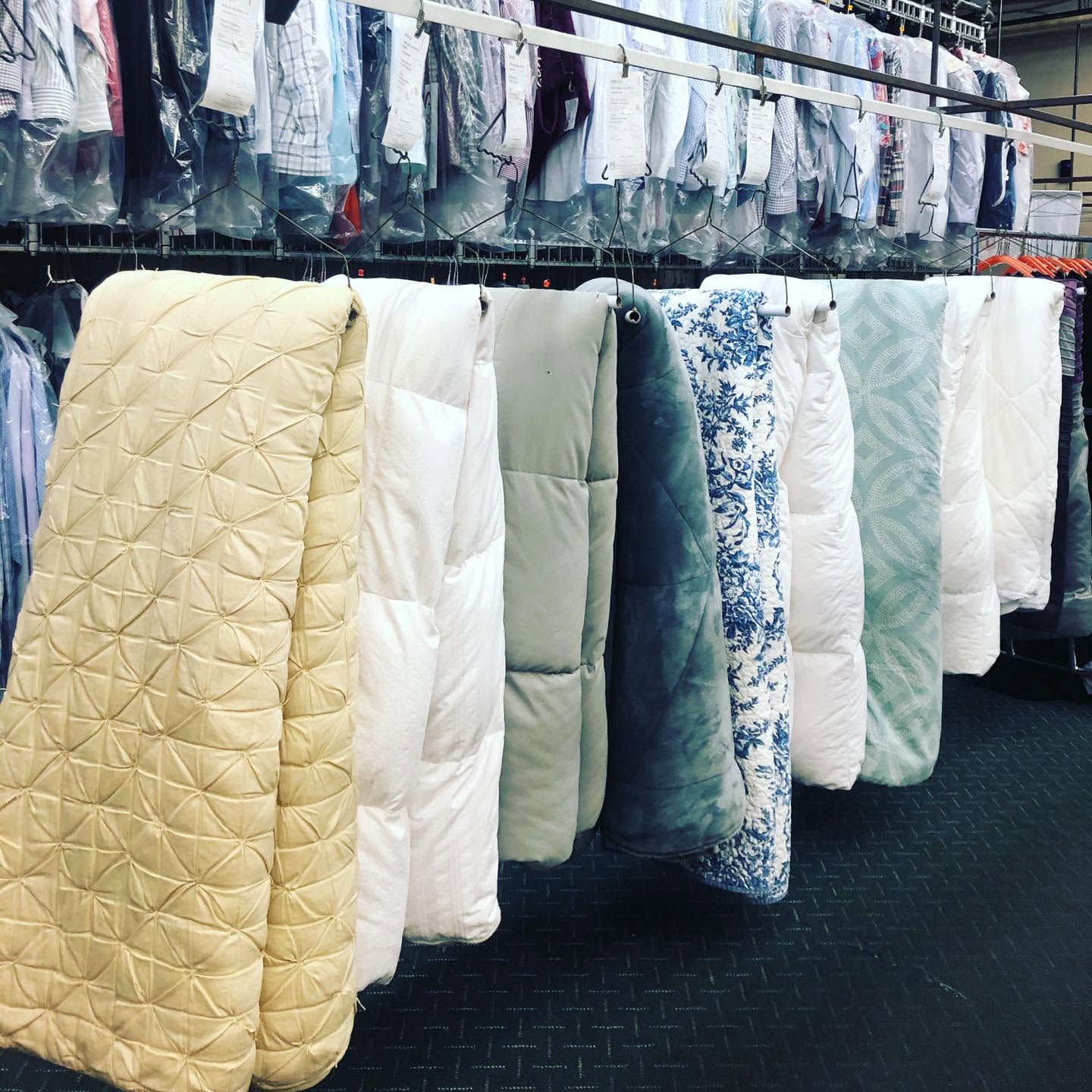 Deep-cleaning bedding and linen laundering services. We handle bulky comforters, down duvets, decorative quilts, and bedspreads to remove dust and allergens while restoring softness.