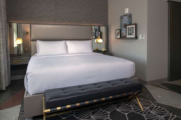 Images Tulsa Club Hotel, Curio Collection by Hilton