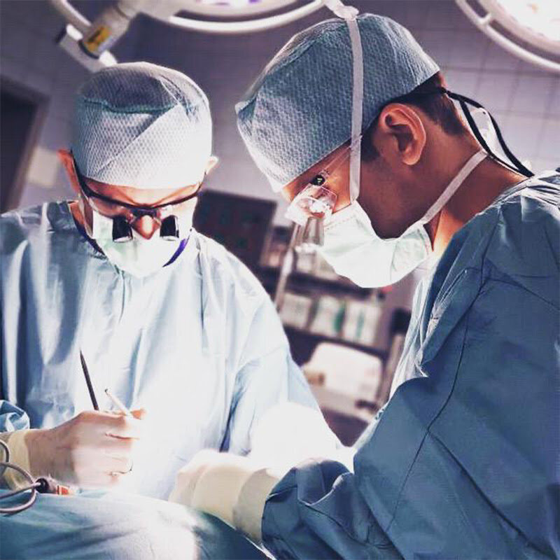 Bilder Dr. Nichlos - Plastische Chirurgie Frankfurt