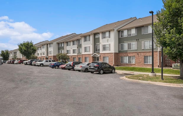Images Pine Tree Apartments