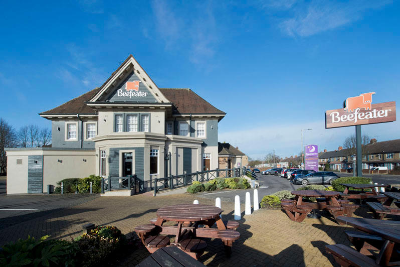 Halfway House Beefeater restaurant Halfway House Beefeater Dunstable 01582 310172