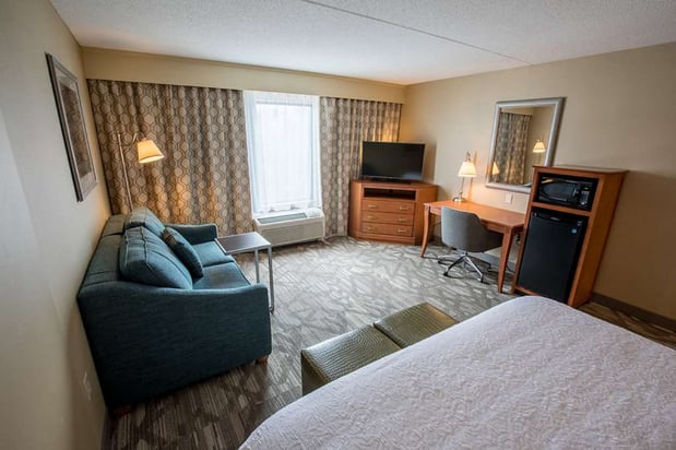 Images Hampton Inn & Suites Tilton