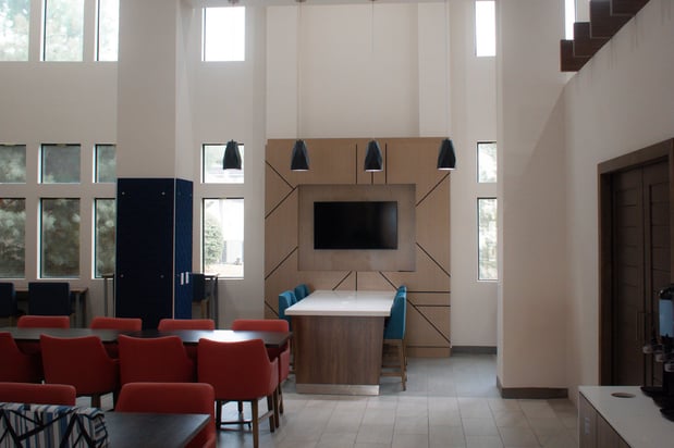 Images Holiday Inn Express & Suites New Philadelphia by IHG