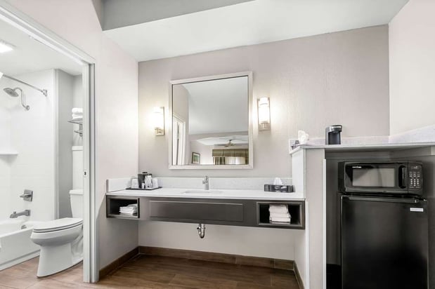 Images Best Western Executive Suites