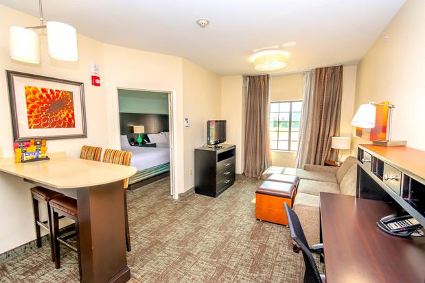 Images Staybridge Suites Houston IAH - Beltway 8 by IHG