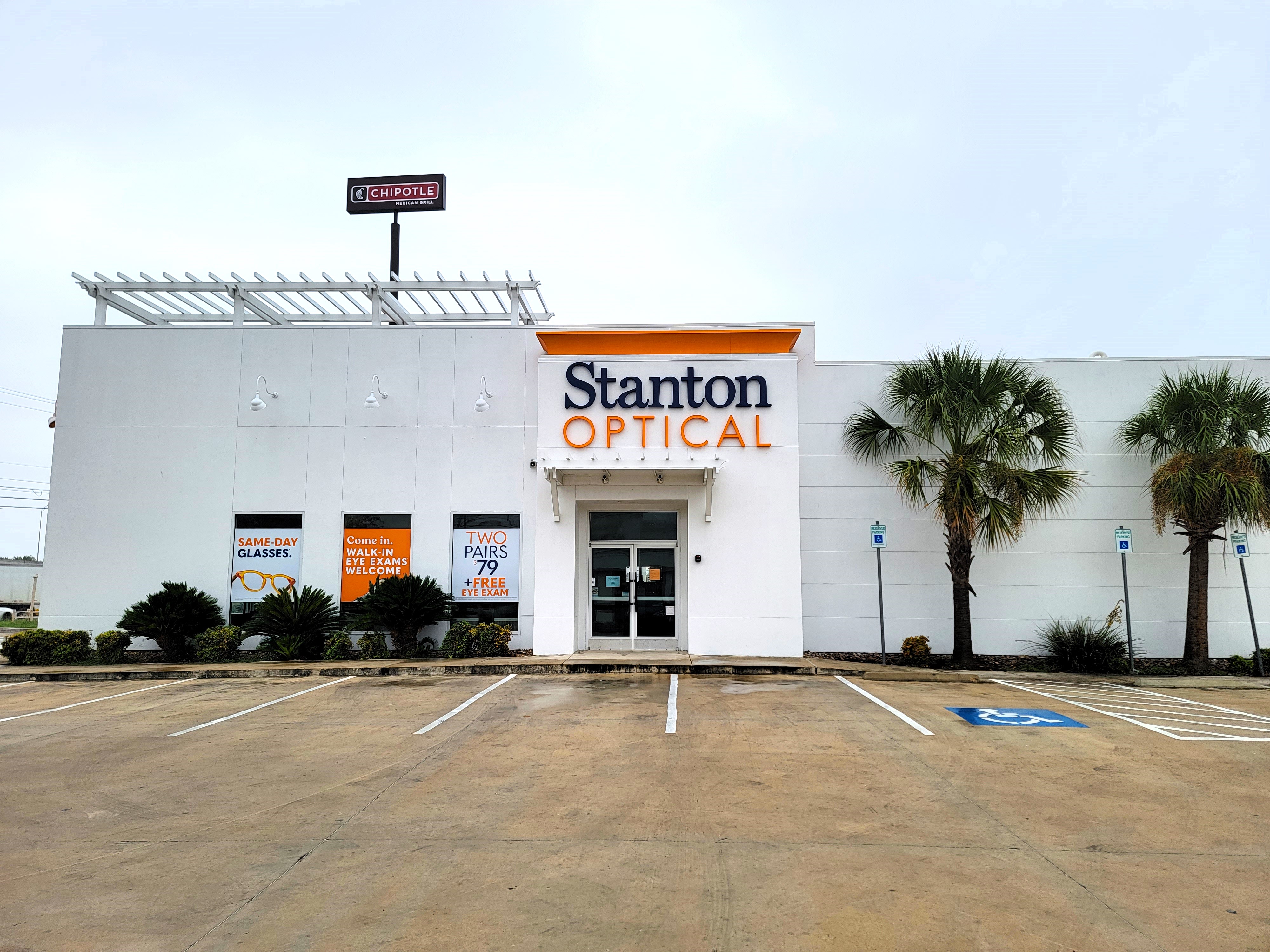 Storefront at Stanton Optical store in Windcrest, TX 78239