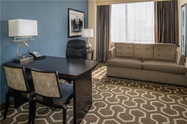 Images Embassy Suites by Hilton St. Louis Airport