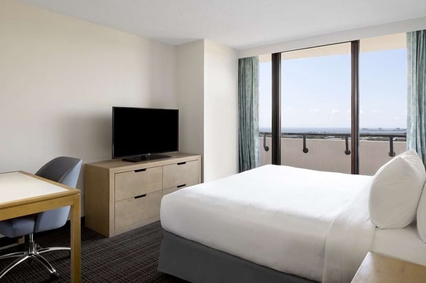Images Embassy Suites by Hilton Tampa Airport Westshore