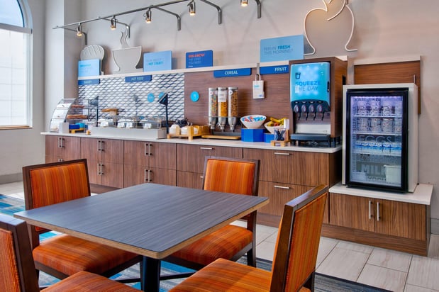 Images Holiday Inn Express & Suites Warrenton by IHG