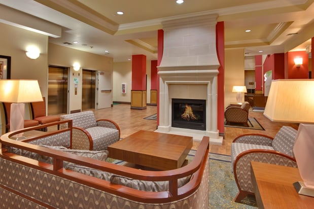 Images Holiday Inn & Suites Bakersfield by IHG