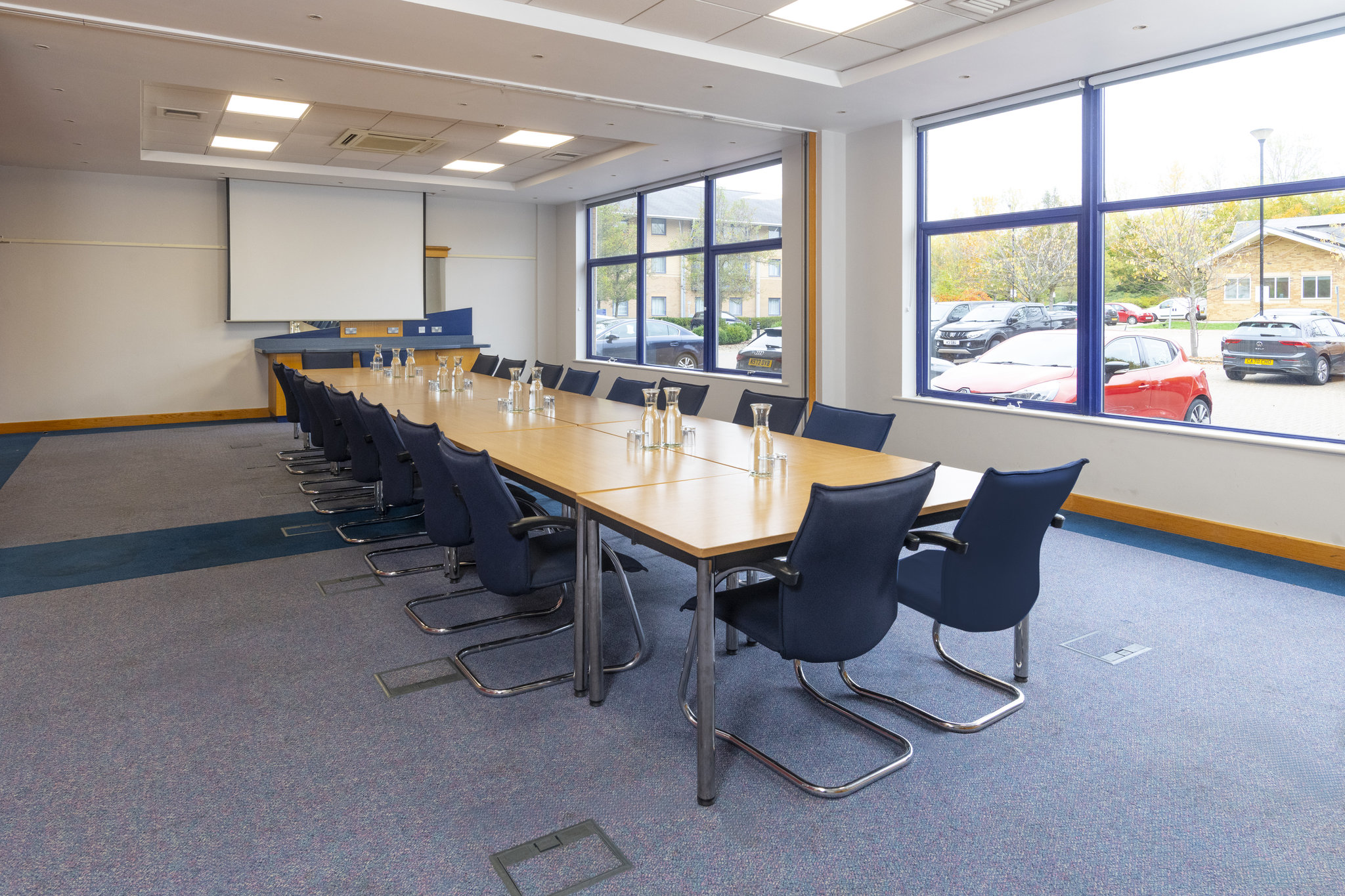 Images Holiday Inn Express Milton Keynes by IHG