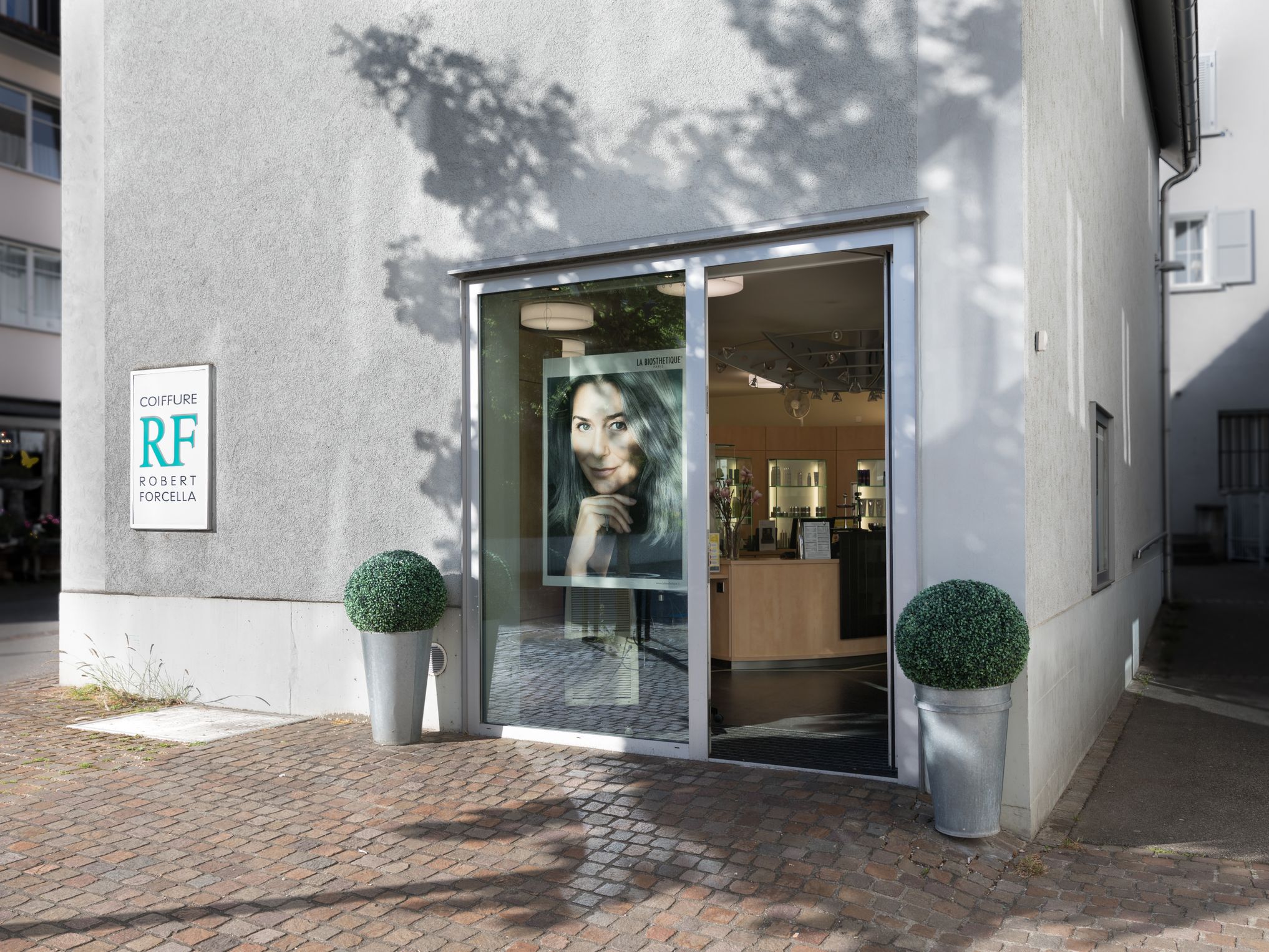 COIFFURE RF ROBERT FORCELLA, Hauptstrasse 37 in Arlesheim
