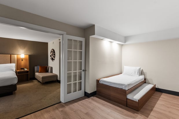 Images Holiday Inn Niagara Falls State Park Entry by IHG