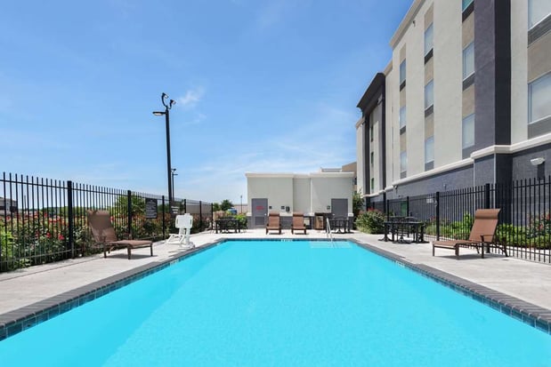 Images Hampton Inn & Suites San Antonio Brooks City Base