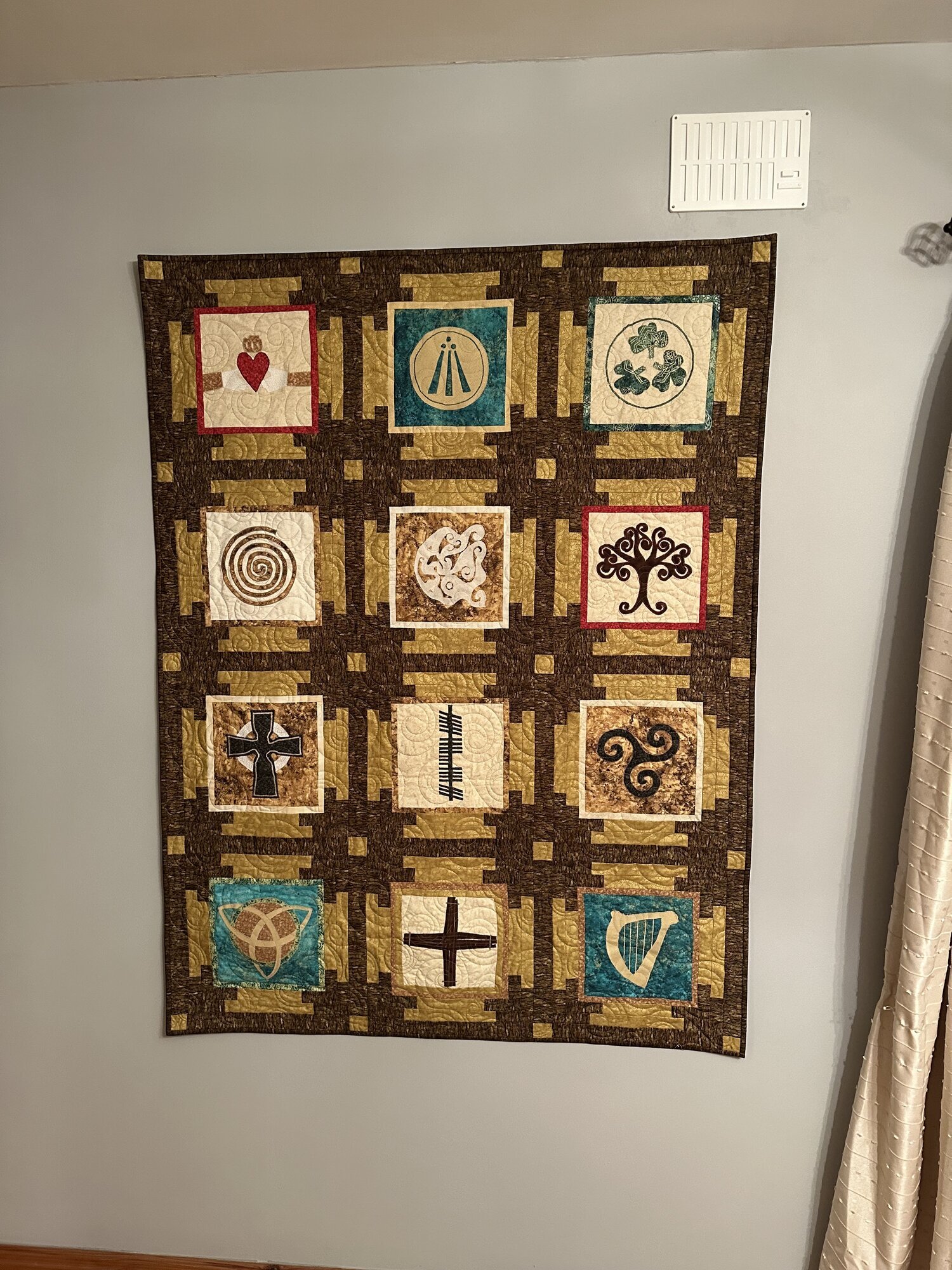 Bilder The Basement Sewing Room Inh. Martina Benz
