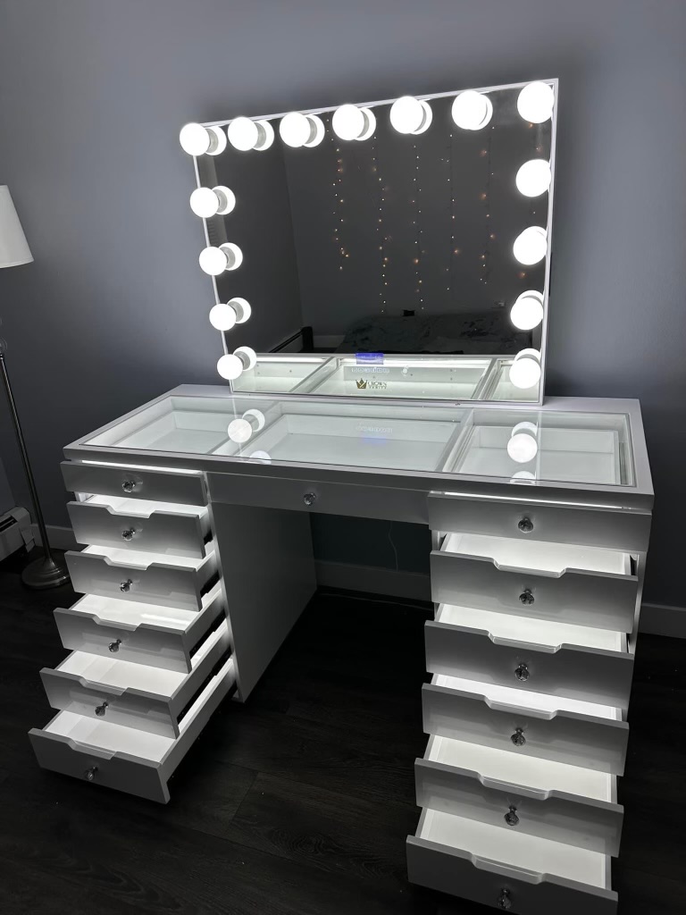 Queen Vanity Outlet