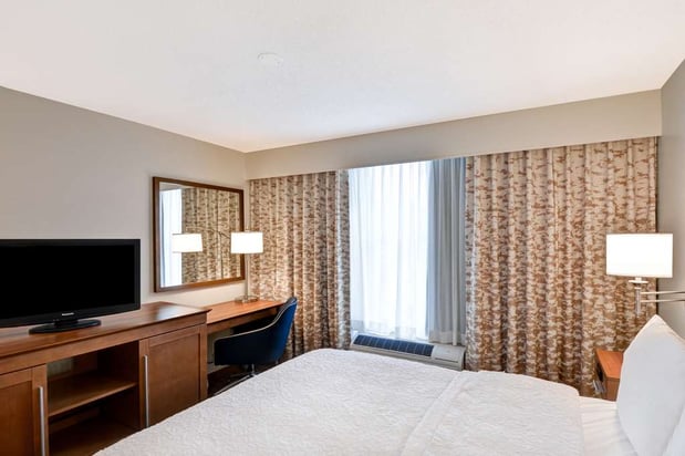 Images Hampton Inn State College